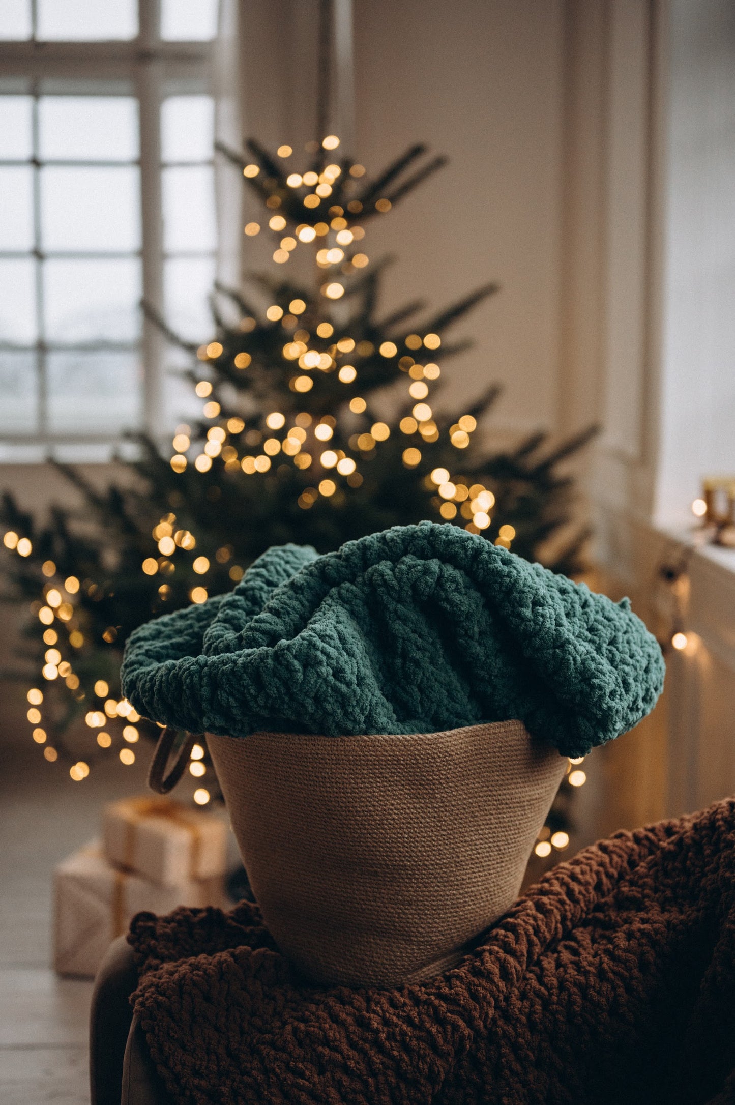 Knitted puffy blankets